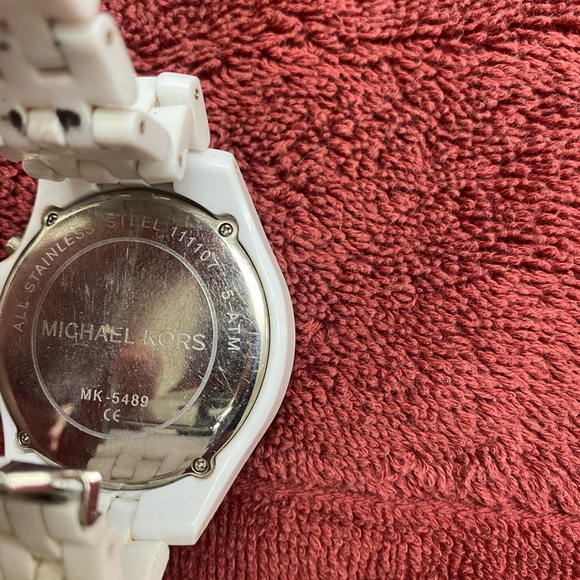 Michael Kors - Picture 3 of 3